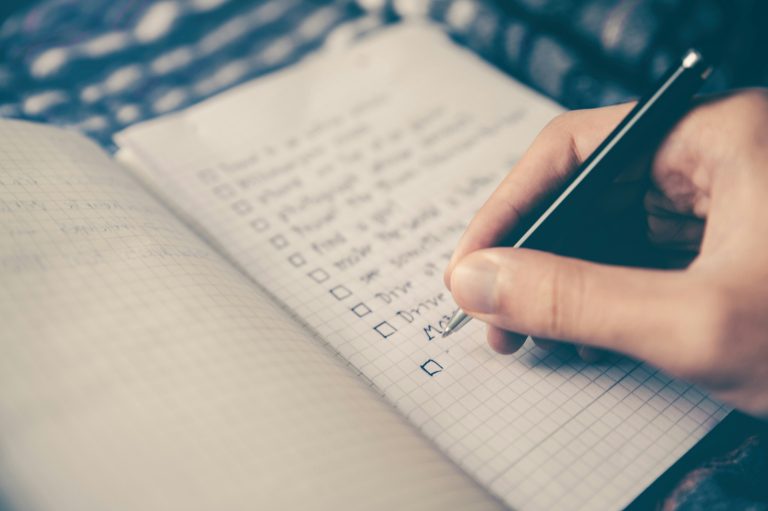 The Essential Daily Checklist for Social Media Success and Engagement